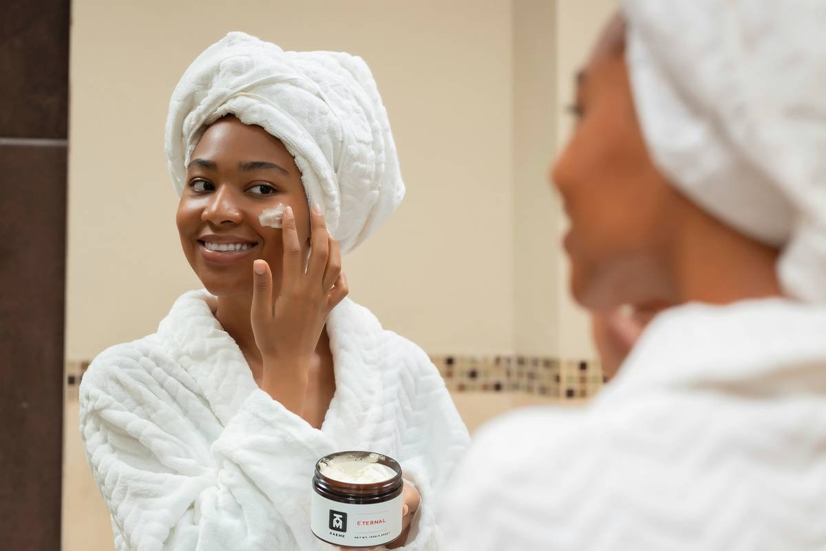 Are Organic Facial Cleansing Wipes Worth the Hype? A Truth Bomb from a Skincare Formulator